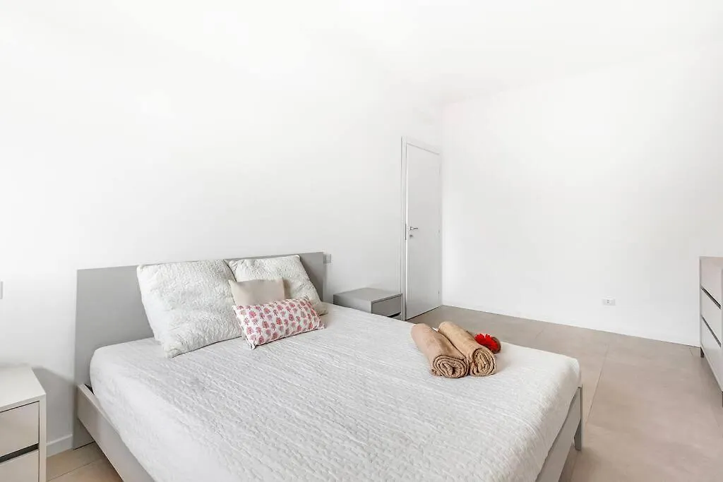 Alessia'S Flat - Caroli Apartment Milan